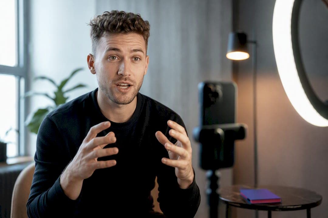 Performance Marketers: 40+ TikTok Ad Hooks to Beat the 1.9 Second Scroll